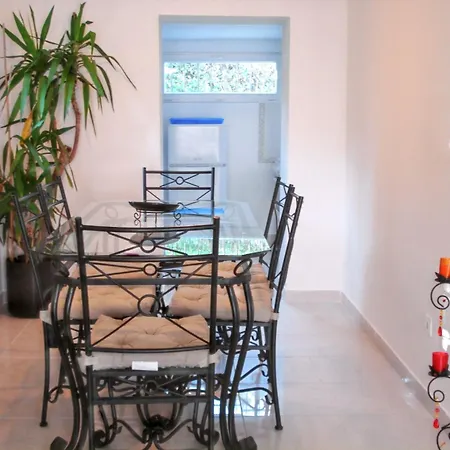 Accueillant A Mauguio, 55 M² Avec Jardin Paisible Mauguio