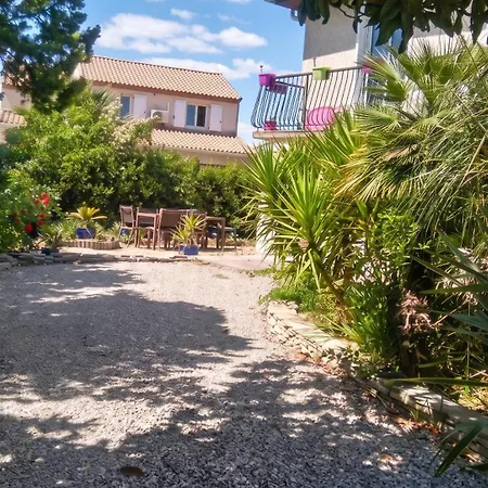 Daire Accueillant A Mauguio, 55 M² Avec Jardin Paisible Mauguio